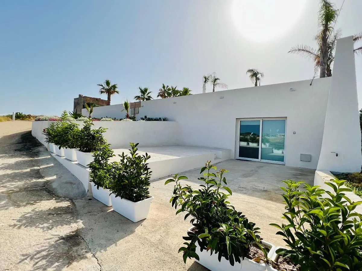 Torre Pozzillo Beach Cinisi Italien
