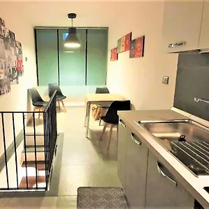 Apartament Center Living, Katania